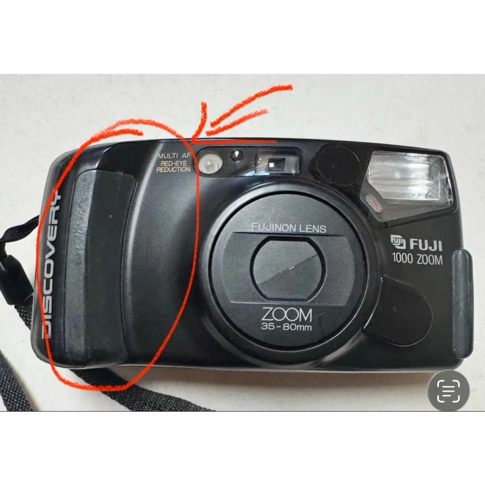 Fuji Discovery 1000 Zoom Film Camera Black 35mm with case
